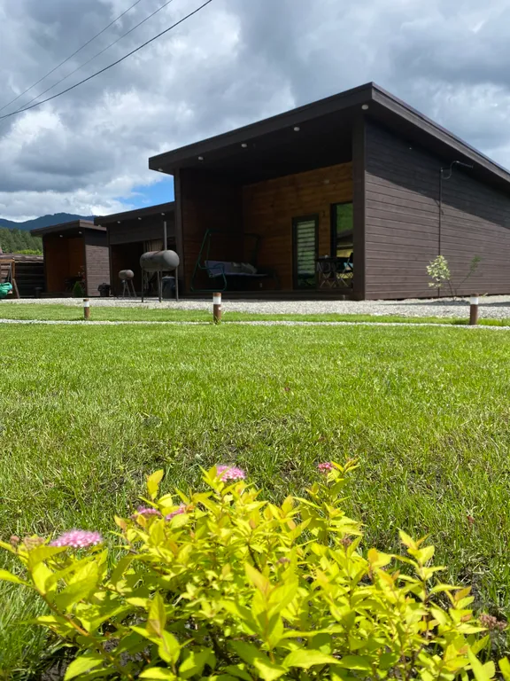 Двухкомнатный дом с видом на гору