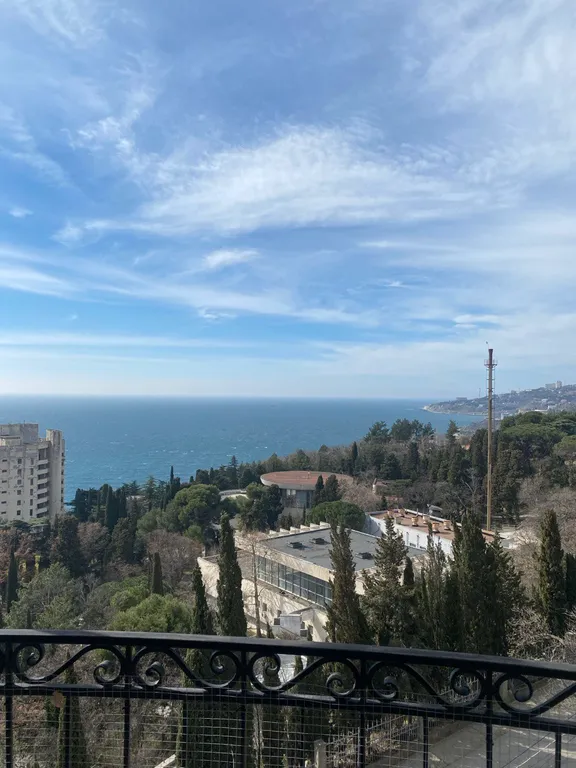 Квартира с отдельной спальней — аренда посуточно в Кореиз