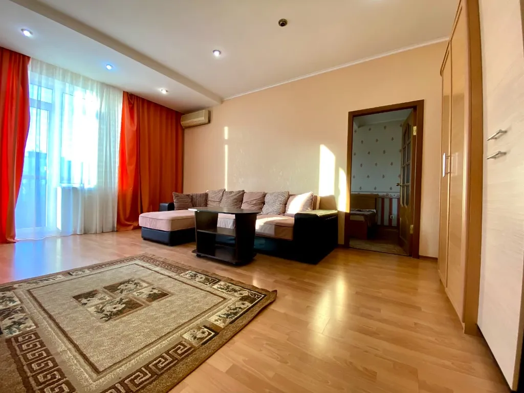 Квартира в 100 метрах от панорамы Сталинградской битвы, набережной и Волгой