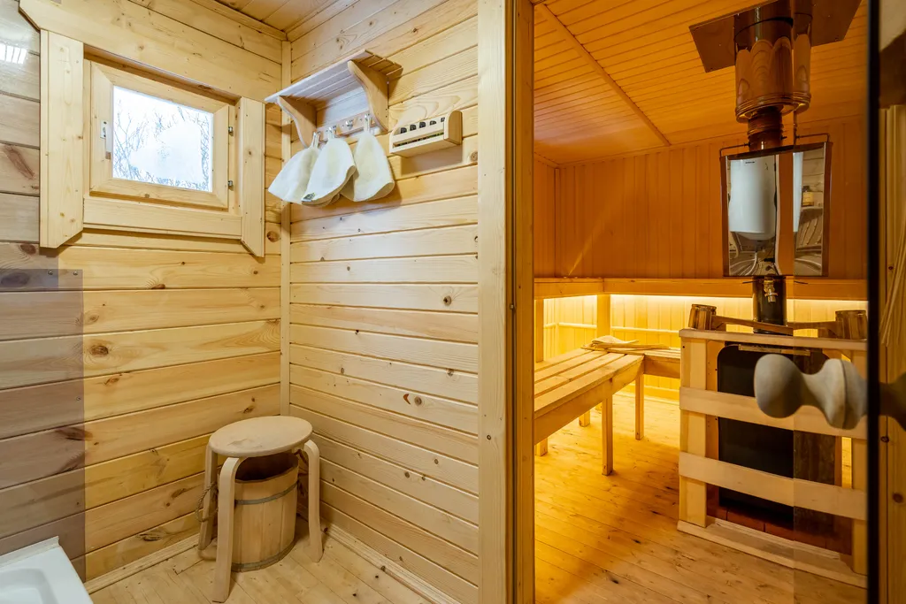 Коттедж Уютный просторный дом у лесного озера — Ларионово