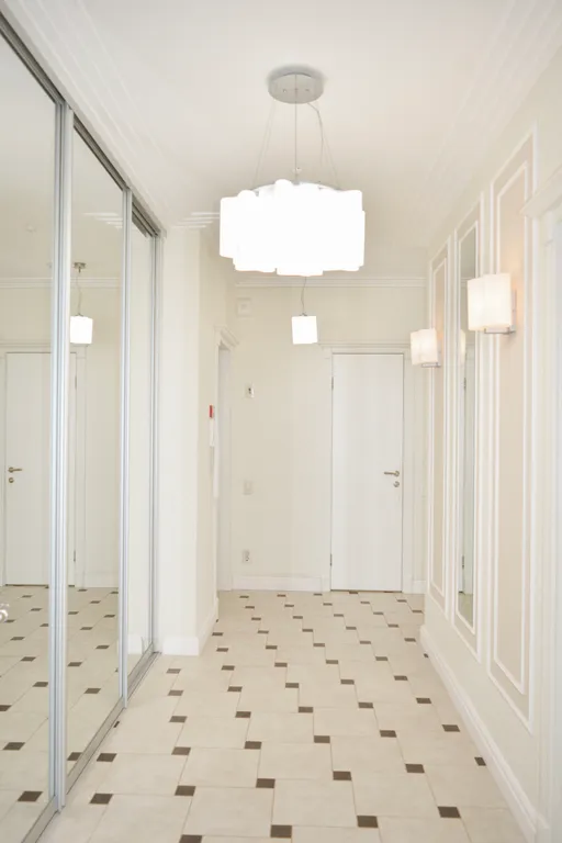 Апартаменты с панорамными окнами на залив