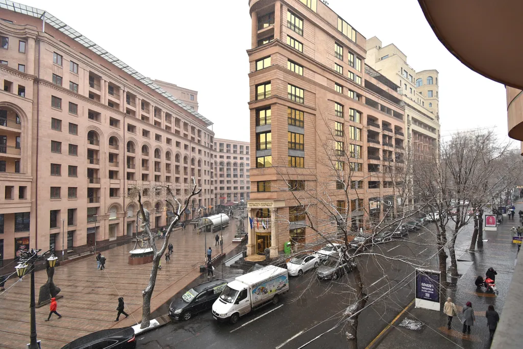 Светлая квартира в самом центре Еревана — аренда посуточно в Ереван