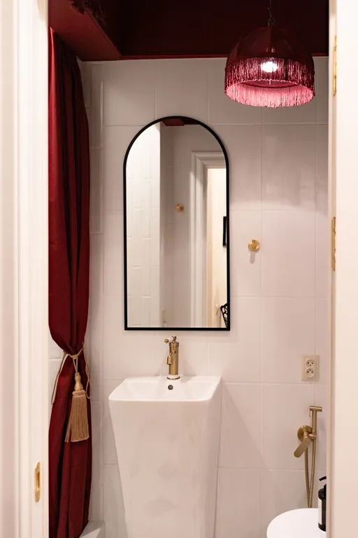 Двухкомнатная квартира в центре города.