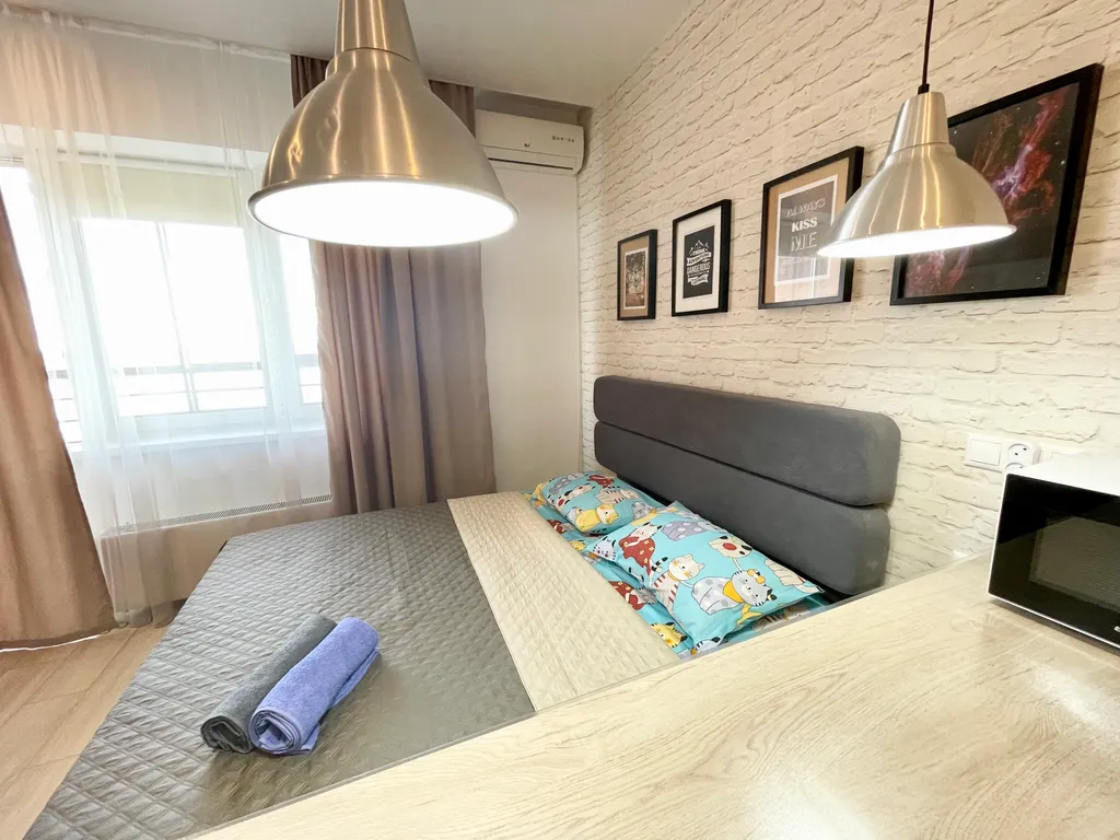 Студия напротив клиники