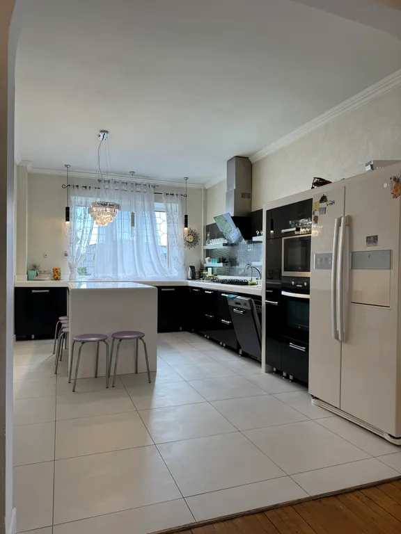 Большой, уютный дом с бильярдом в городе Гомеля. Отличное место.