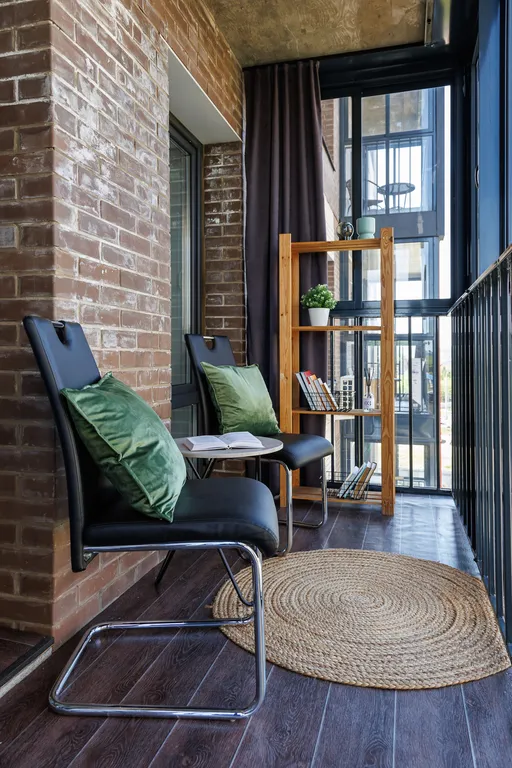 Студия возле 130 квартал с библиотекой на балконе