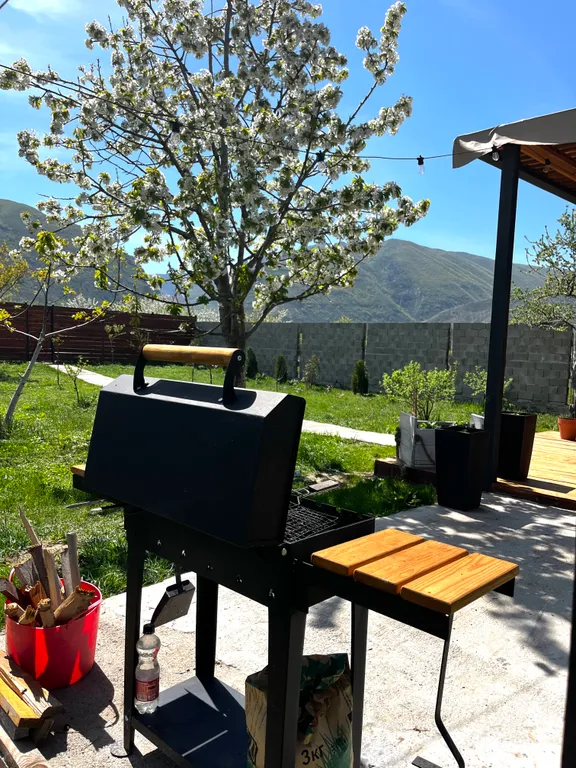 Домик с террасой и своей территорией