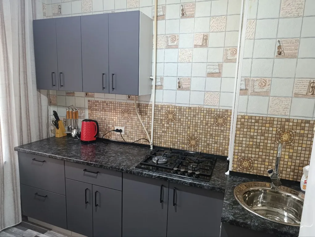 1-комн кв с водой в Шахтёрске