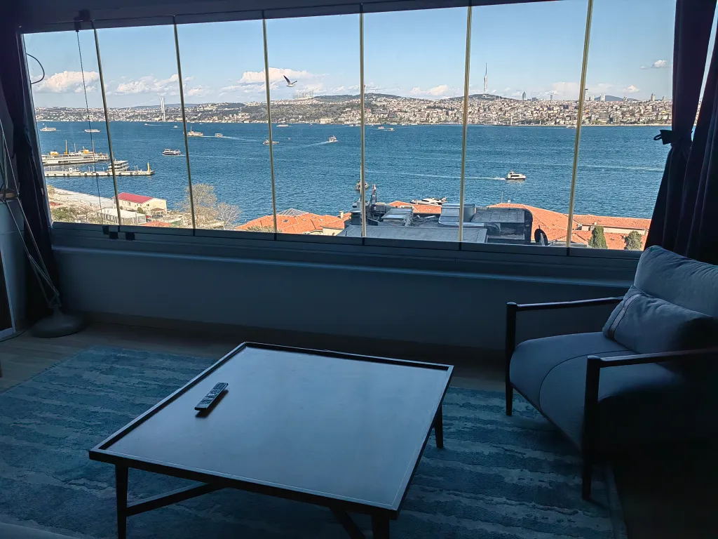 Bosphorus lighthouse studio apartment