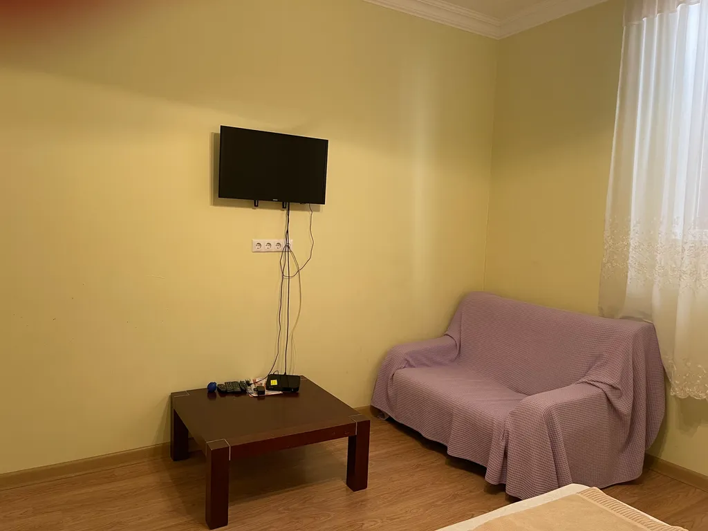 Апартаменты в центре Сухума. До пляжа идти 3 минуты