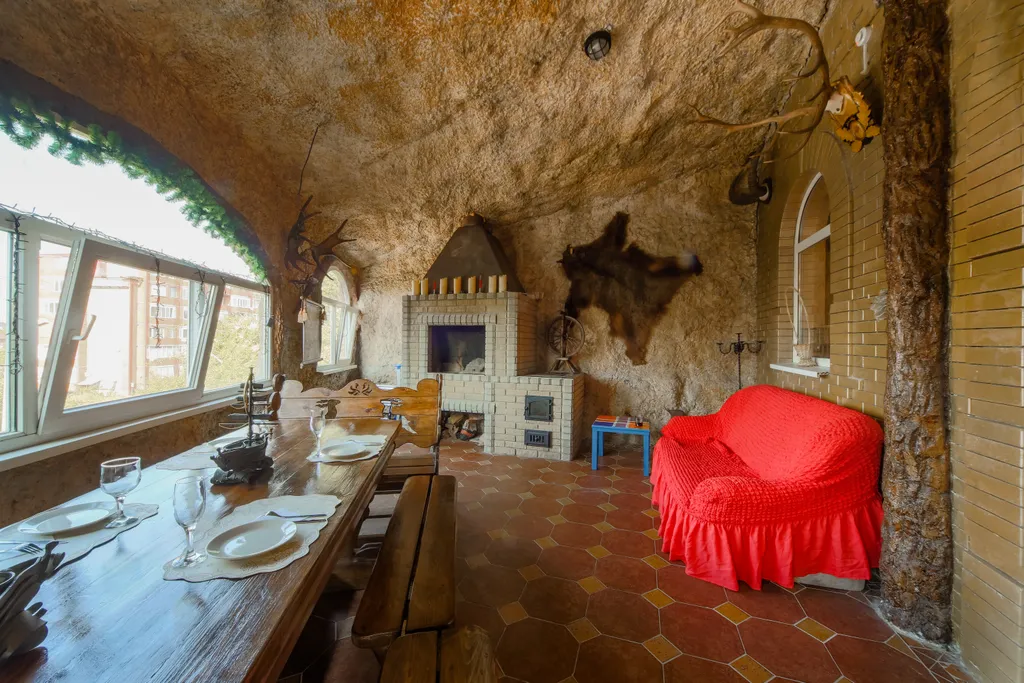 Большой дом с баней, бассейном, мангалом и парковкой