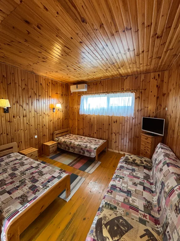 Квартира Номер со своей террасой в 150-ти метрах от моря и печаного пляжа — аренда посуточно в Орджоникидзе