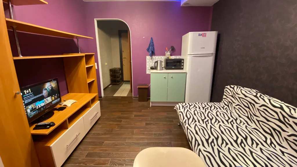 Рядом с детской больницей