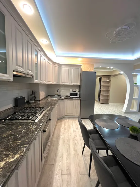 Уютная евро трешка с хорошим ремонтом