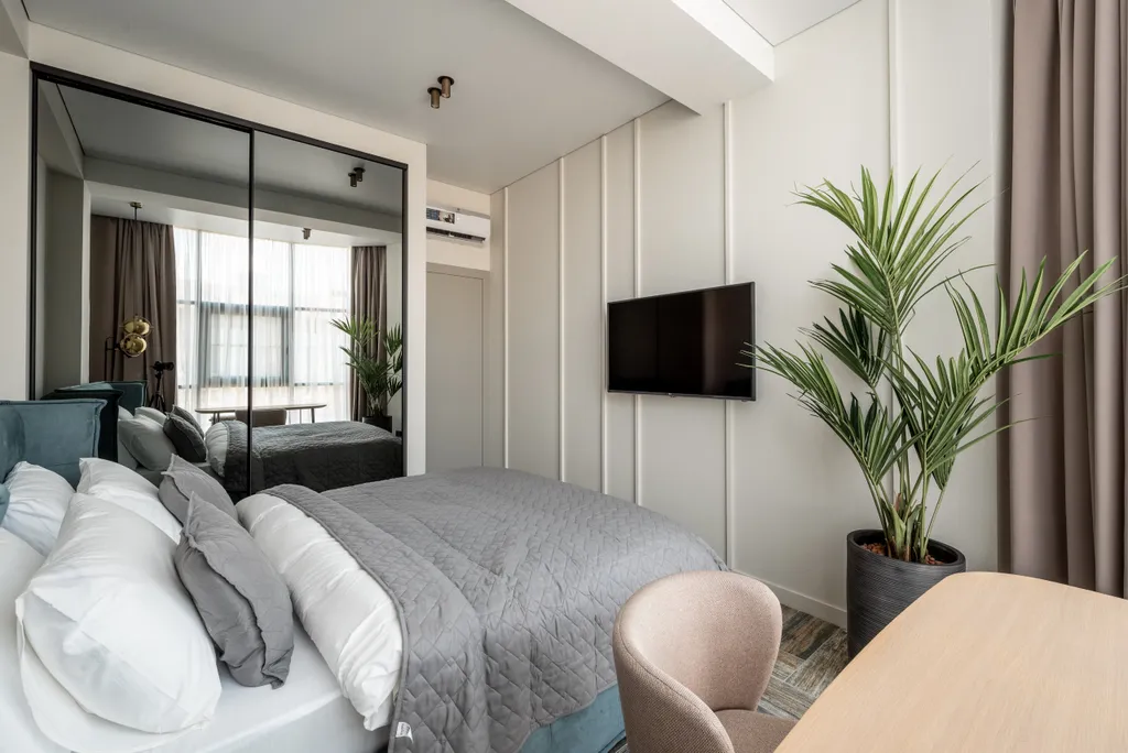 Четырехкомнатная у моря с дорогим ремонтом и видом на море