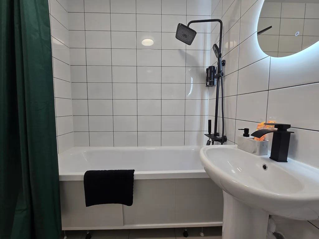 Стильная евродвушка у МРНЦ имени Цыба