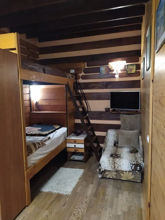 Коттедж Студия с двориком — аренда посуточно в Гурзуф