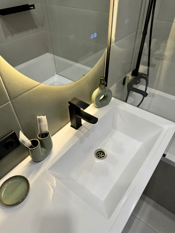 2-комнатная квартира в ЖК Скандис Озеро около ТРЦ Планета