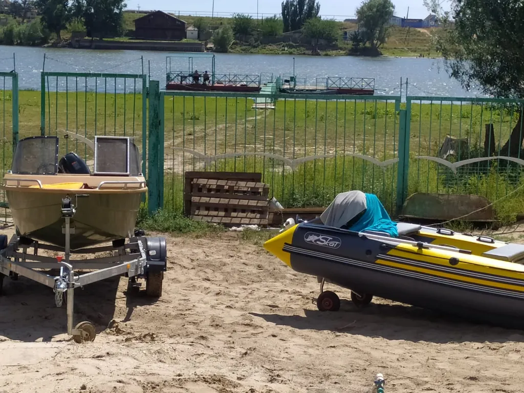 Апартамент с миникухней на берегу реки Бахтемир