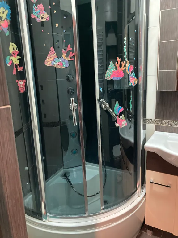 Квартира Апартаменты с тремя спальнями на улице Осенней в Центральном районе — Калининград