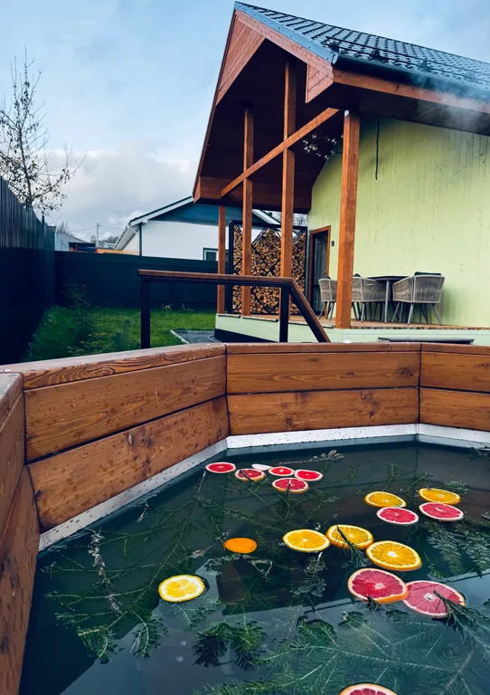 Новенький дом с сибирским чаном