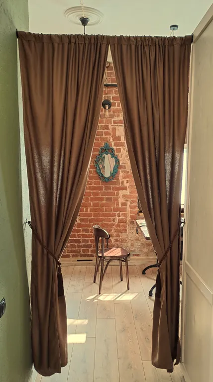 Студия у Соборной площади Кремля