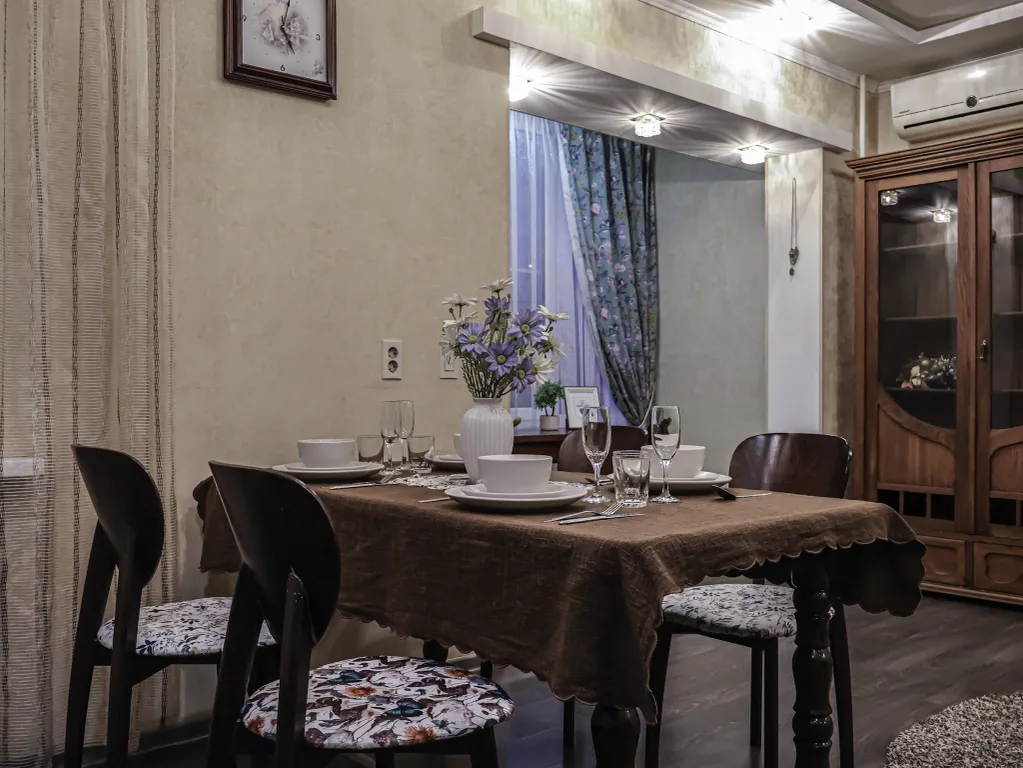 Квартира Просторная квартира возле театра Оперы и Балета — Астрахань