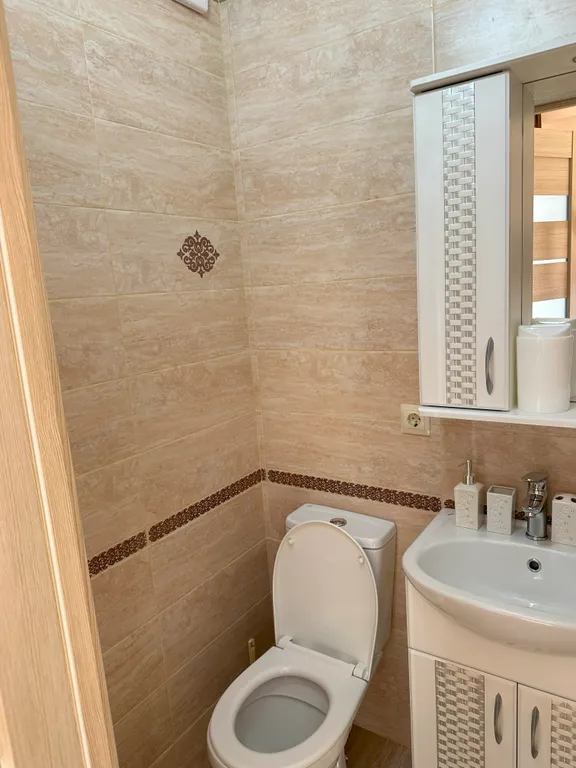 Дом с часами - двухэтажный таунхаус для отпуска у моря