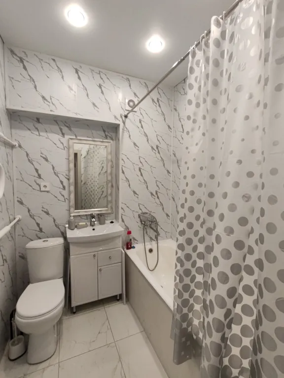 Уютная двухкомнатная квартира с отдельным входом в центре района