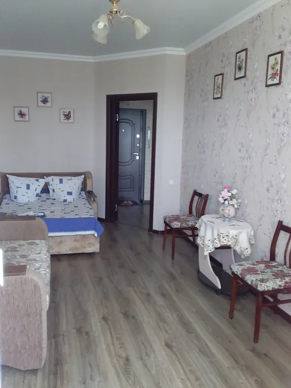 Ухоженная чистая квартира с видом на детский парк, парковка