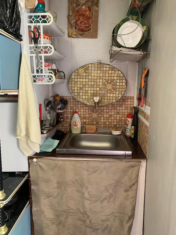 Комната во дворе с отдельным входом (8 мин до колоннады)