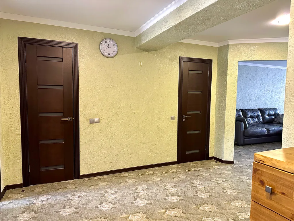 «Уютный уголок» Просторная двухкомнатная квартира возле парка