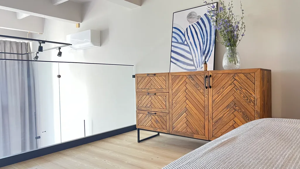 Квартира Квартира Двухуровневая студия в историческом центре рядом с Волковским театром — Ярославль