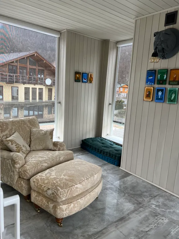 Светелка в доме Куб в кубе с видом на горы