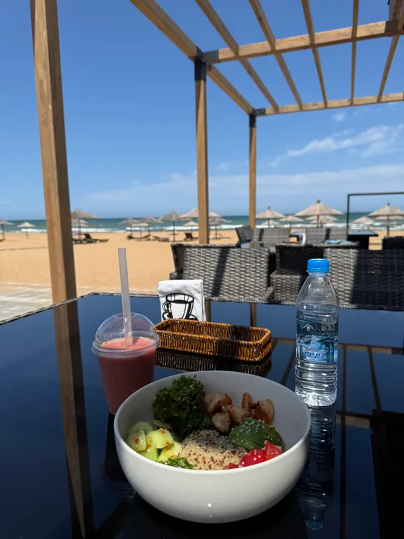 Дом у моря с видом на море