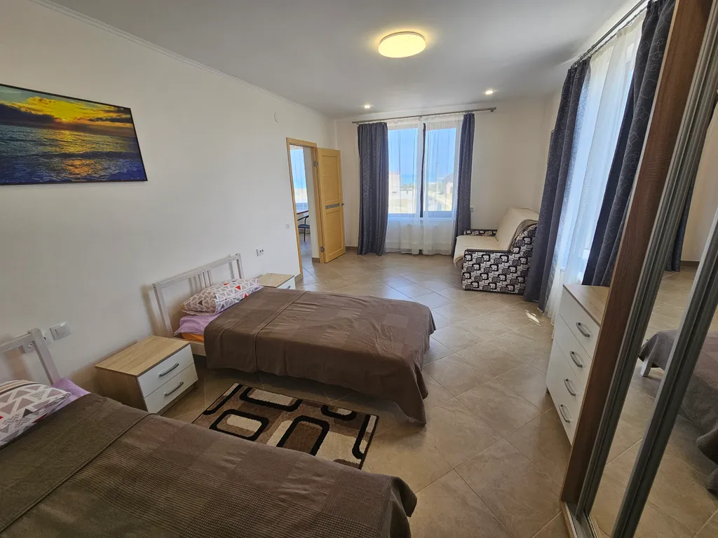 Коттедж Вилла "Таврида 107" на 7-11 персон — Новоотрадное