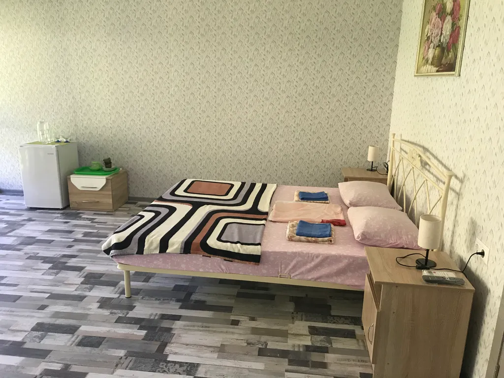 Коттедж Апартаменты с балконом в частном доме у бассейна — Адлер