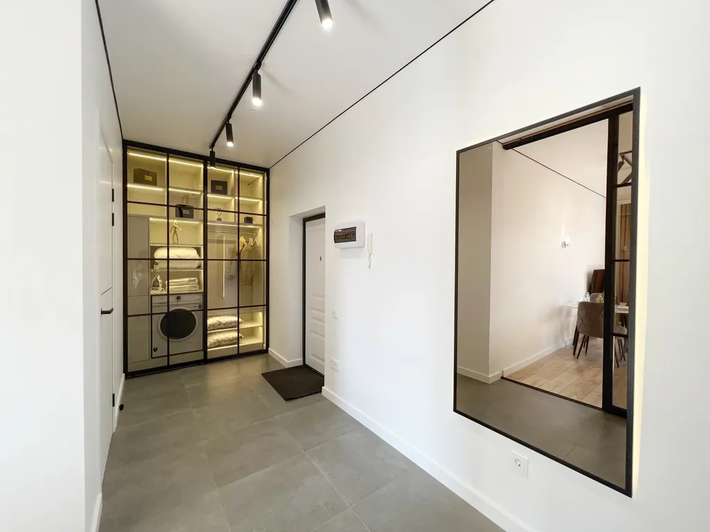 Five New business-class apart r-house near mega