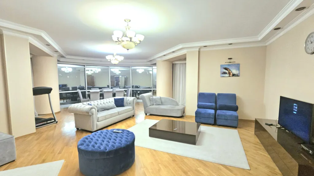 4-комнатная Квартира