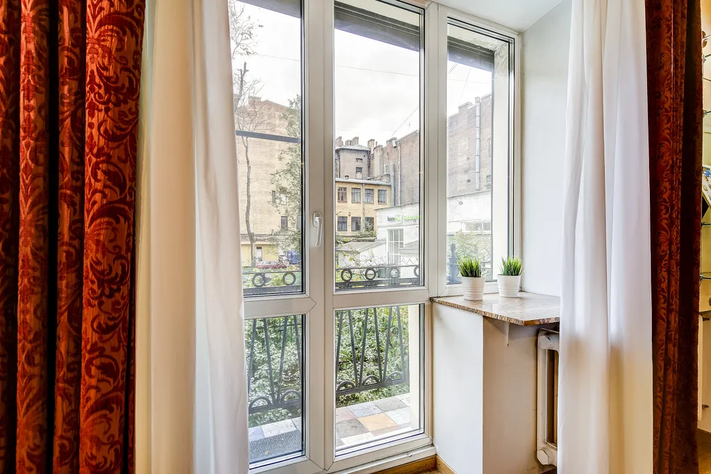 Ryss' 2BR Apt on Nevsky 79