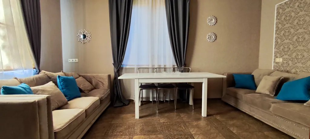 Дом Зимняя Вишня