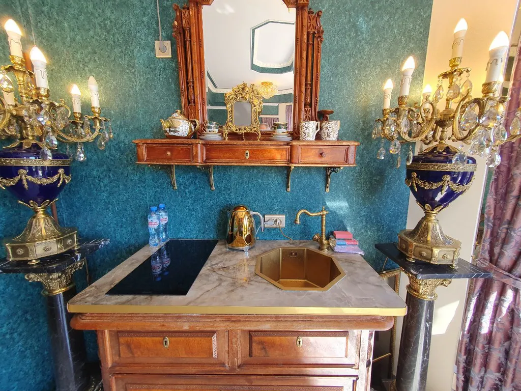 Студия с бассейном - вид на море