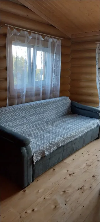 Уютный дом на берегу озера