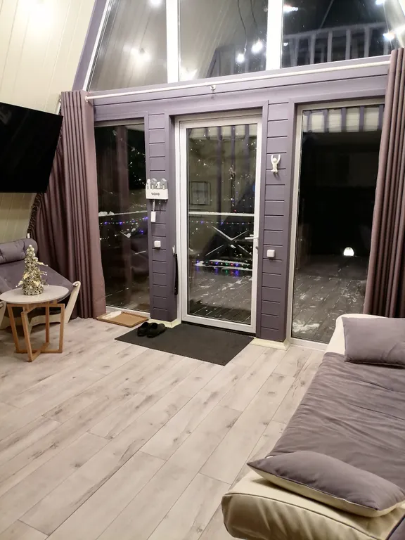 Романтический отдых в доме на границе с лесом