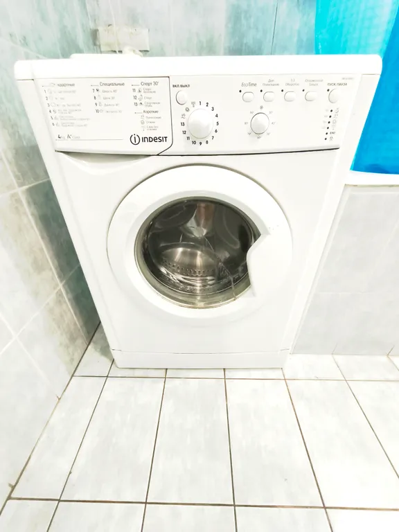 Трёхместный номер в центре, метро Немига, Дворец спорта.