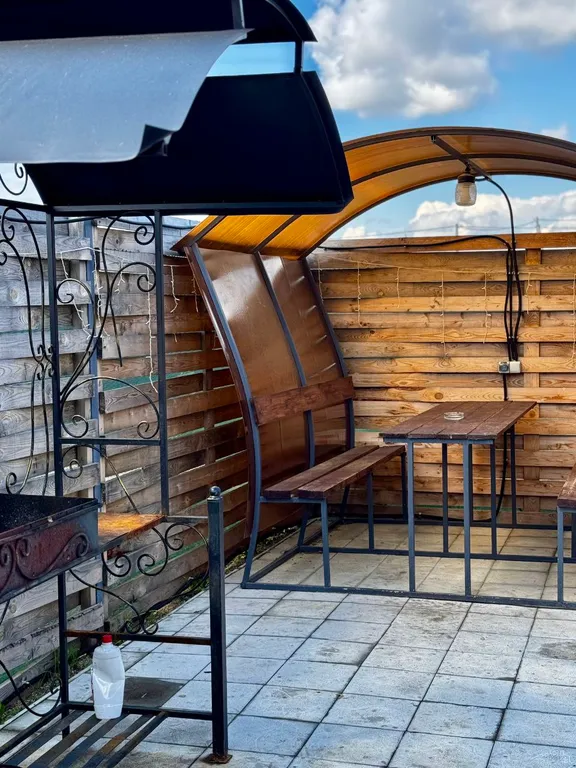 Дом-шалаш A-frame с большим глубоким бассейном и баня на дровах