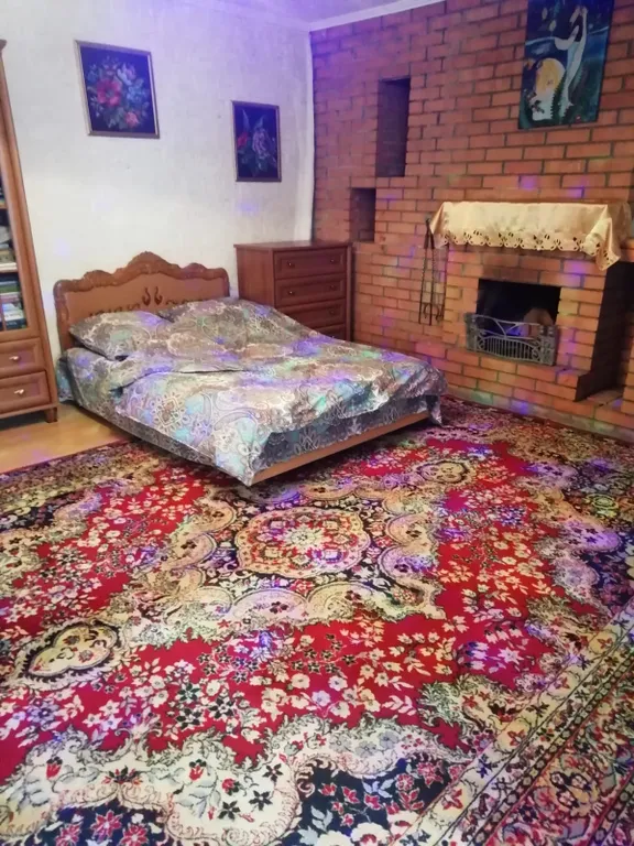 Большой дом на окраине деревни