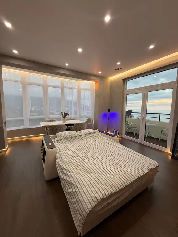 Дизайнерская квартира с потрясающем видом на море и горы