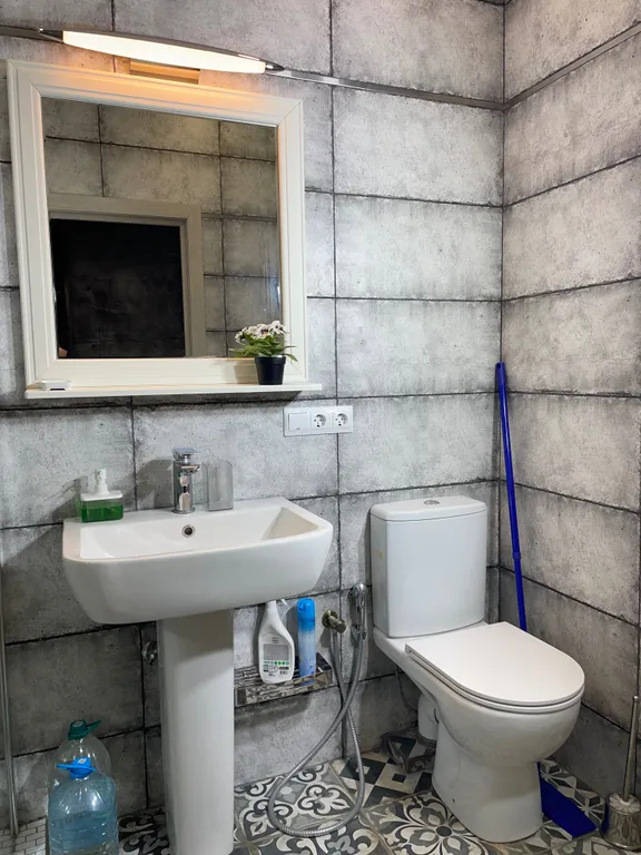 Квартира премиум класса с видом на горы и французским балконом.