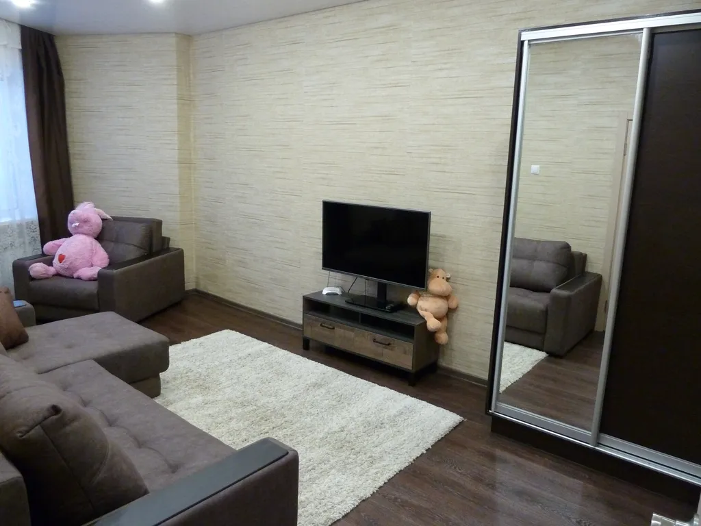 Двухкомнатная квартира около склона